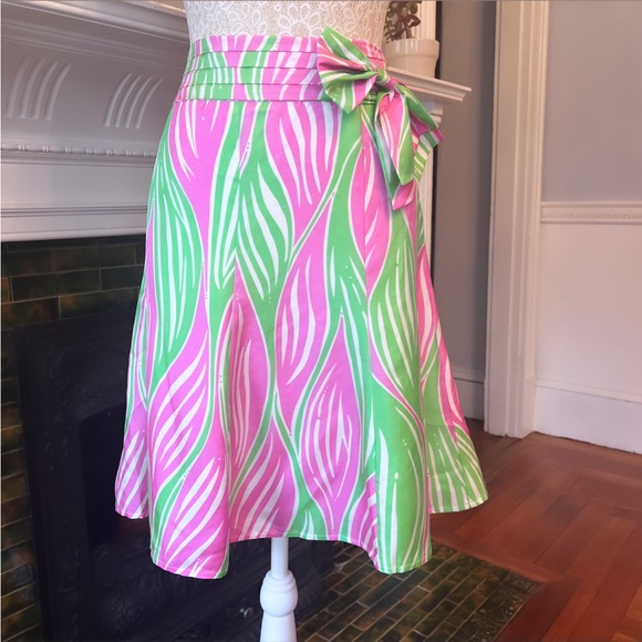 Lilly Pulitzer Dresses & Skirts - LILLY PULITZER 100% Silk Pink & Green Tropical Print A-Line Skirt With Bow Sz 10